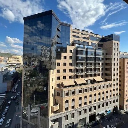 Deluxe Modern 1 Bedroom Apartment + Balcony, By Republic Square, Middle Of City Center Yerevan Exterior photo